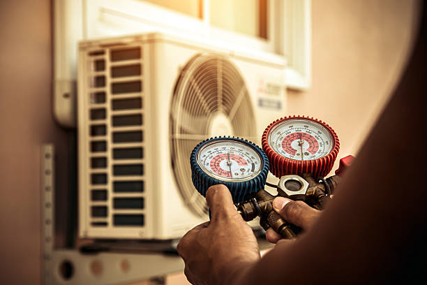 Professional Hvac technician working in Berryville, TX
